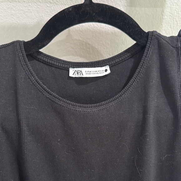 Zara Black Ruffled Sleeves One Piece Snap Bottom - Picture 2 of 5